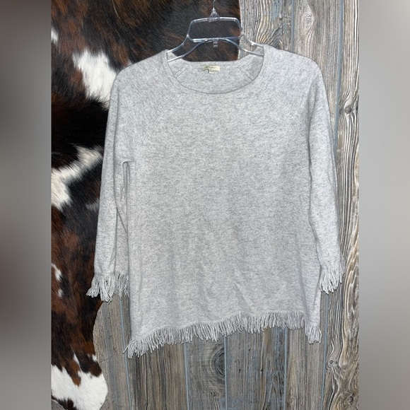 Project size small soft and cozy fray fringe hem blouse with 3/4 sleeves - Picture 1 of 5